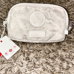 ***NWT*** Ultra Rare Lululemon Team Canada Mini Belt Bag